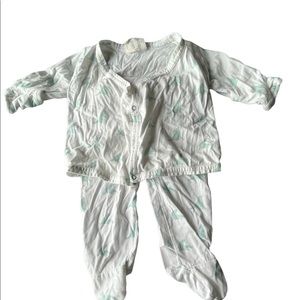 White and blue seal printed pajama set